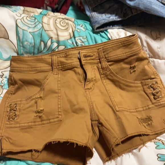 Shorts - Picture 2 of 3